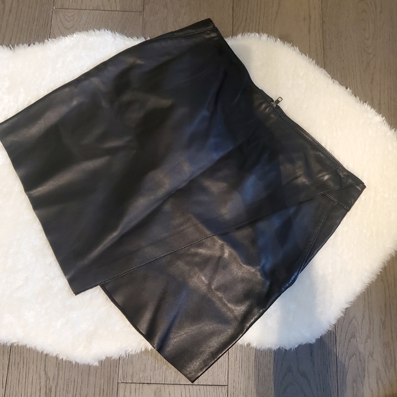 Designer Helmut Skirt - Picture 4 of 4